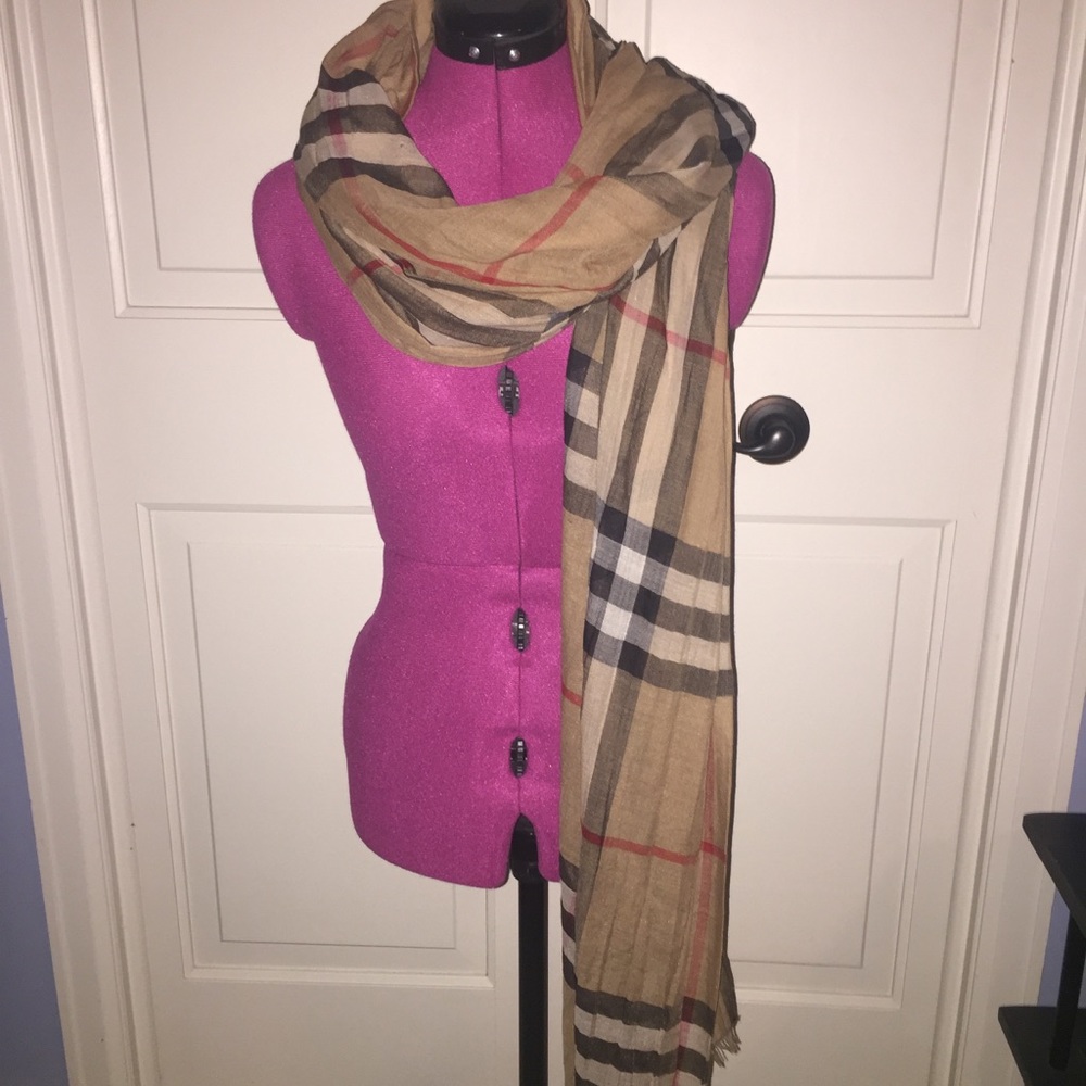 Burberry gauze scarf